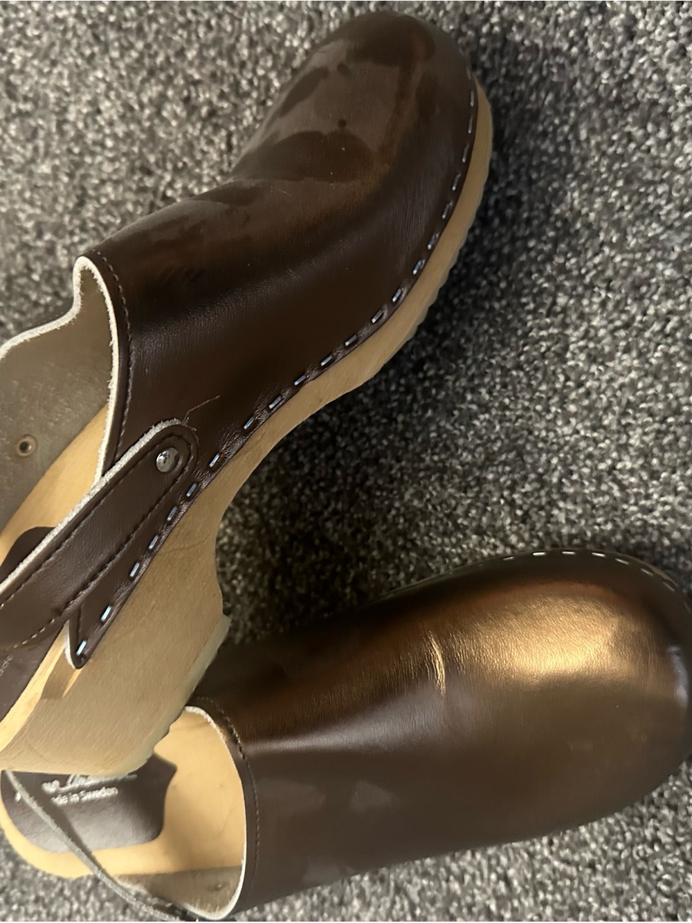 Hanna Andersson women’s  metallic gold Leather Slip-On Clogs